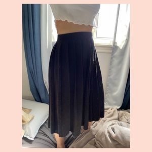 Uniqlo pleated midi skirt